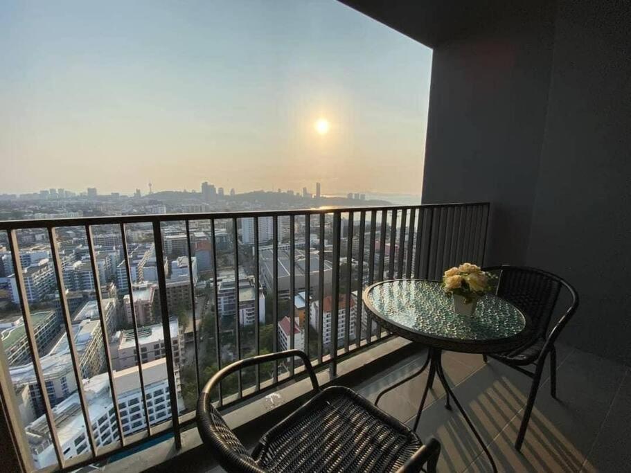 The Base Central Pattaya 2Bed King&Queen Sky Seaview & Infinity Pool Extérieur photo
