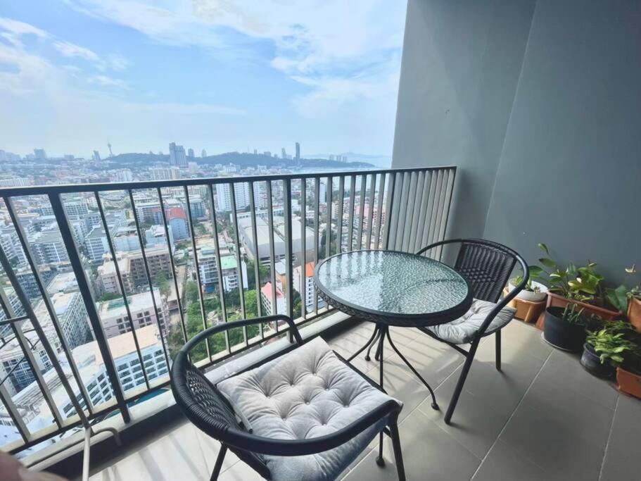 The Base Central Pattaya 2Bed King&Queen Sky Seaview & Infinity Pool Extérieur photo